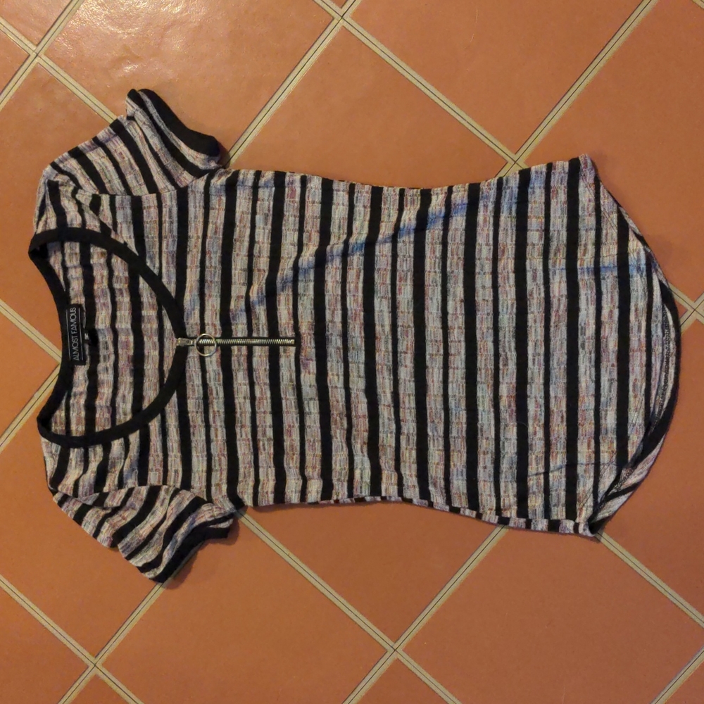 Almost Famous Short Medium Sleeve Top